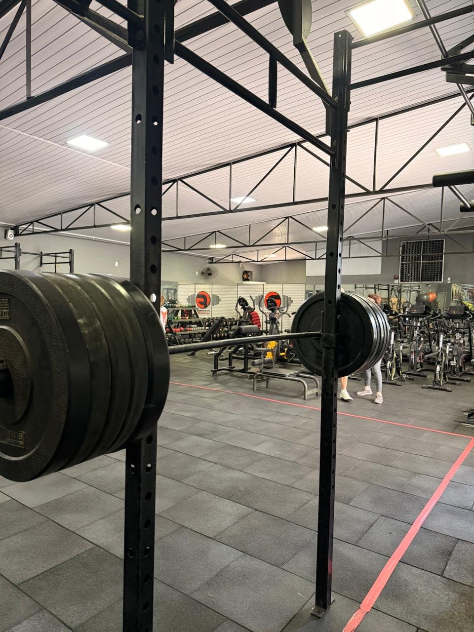 Interior da Academia Glória Fit